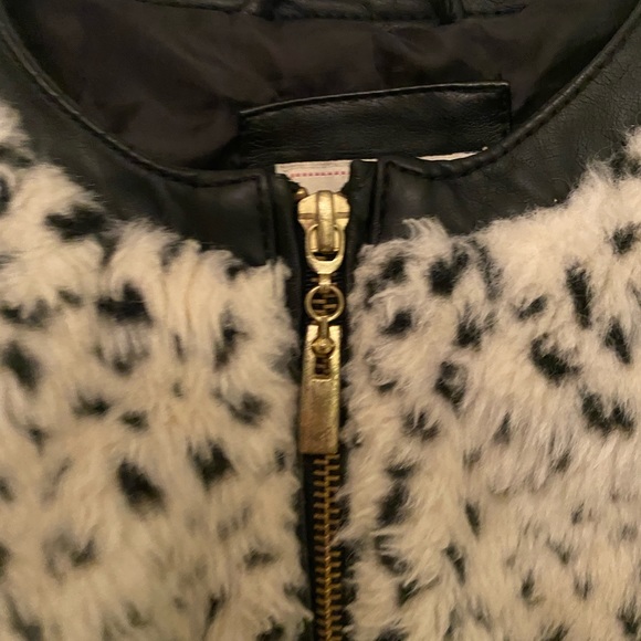 Cherokee kids fake leather and Dalmatian print fur coat. - Picture 4 of 4